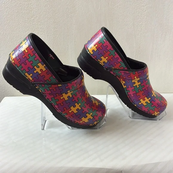 Women’s Sanita Professional Aspire Patent Clogs for Autism Awareness 40 - Picture 4 of 9